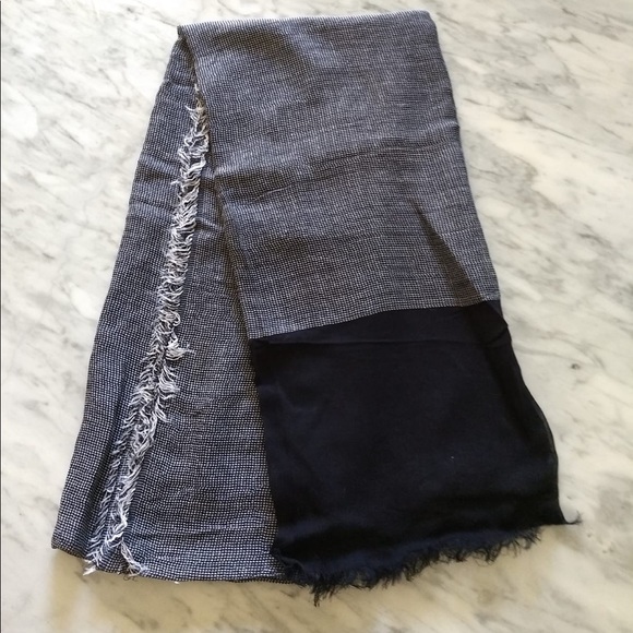 Accessories - 🆕 Black Textured Scarf